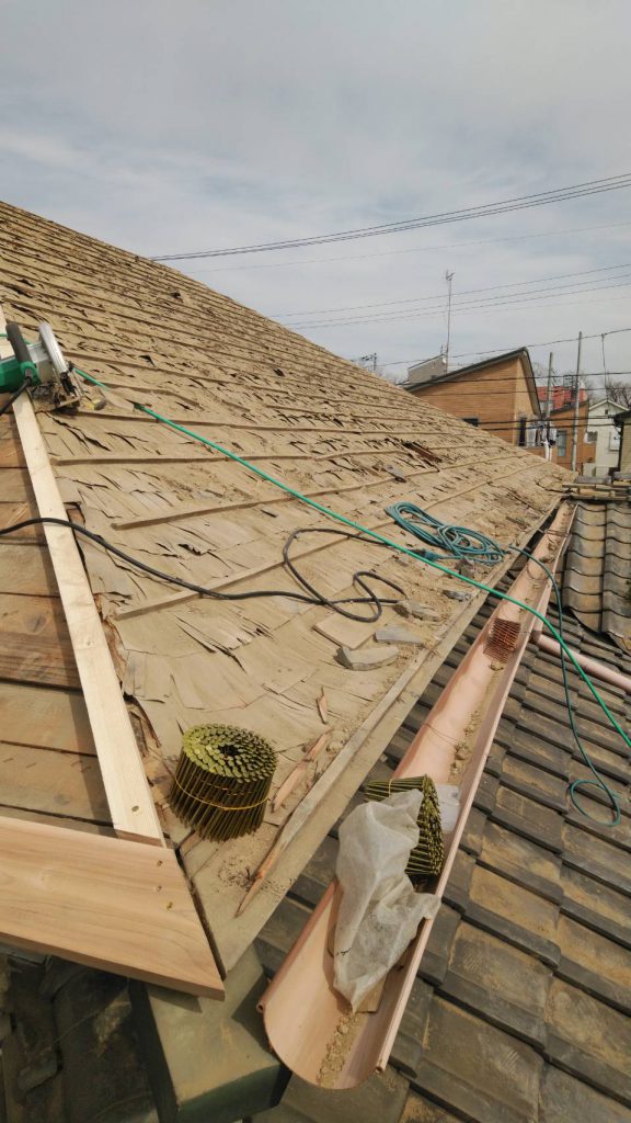 埼玉県三郷市の有限会社 伊原瓦巧芸、屋根の葺き替え工事